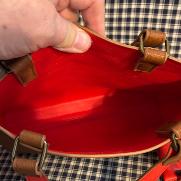 G.H. Bass & Co. reversible Tan/red faux Leather Tote - Picture 6 of 9